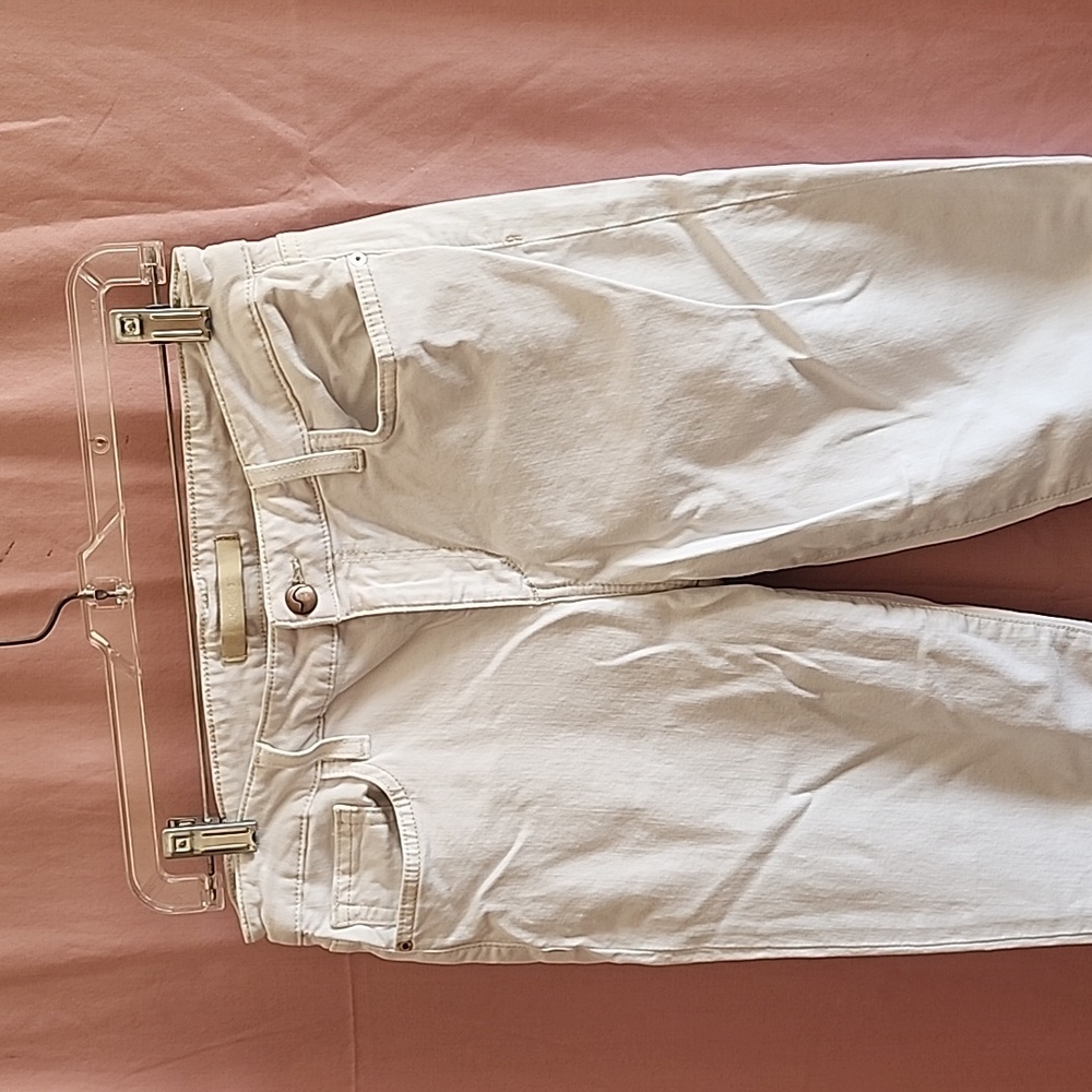 Joe's white jeans